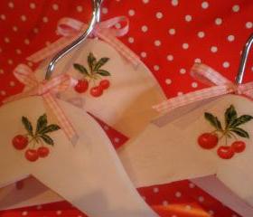 Vintage Style children's hangers set of 3. Sweet, retro, kitsch.
